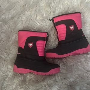 Girls pink and black snow boots size 10